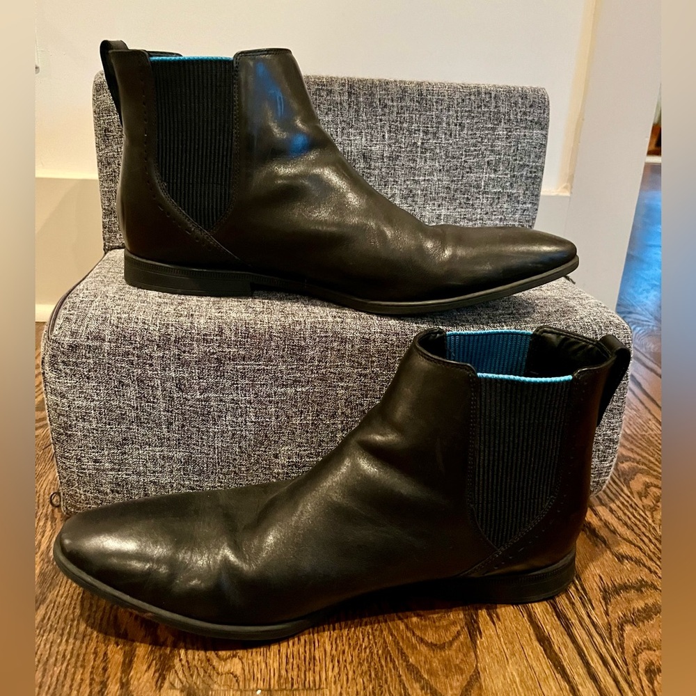 Men's Clarks Size 12 Black Leather Chelsea Boots